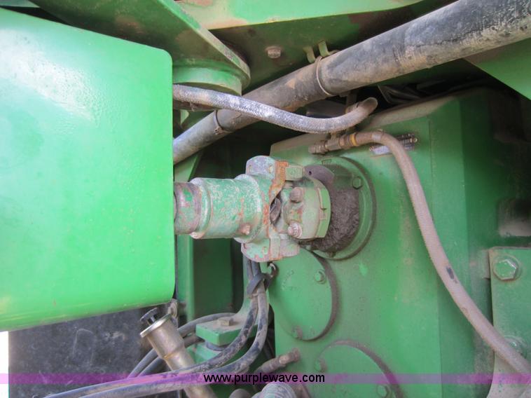 image for item A5596 1998 John Deere 9200 4WD tractor