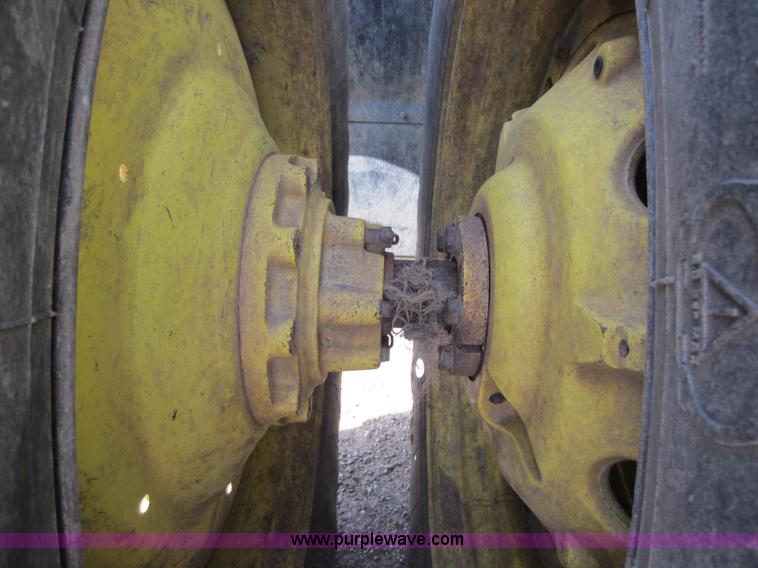 image for item A5596 1998 John Deere 9200 4WD tractor