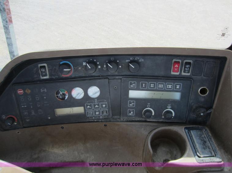 image for item A5596 1998 John Deere 9200 4WD tractor