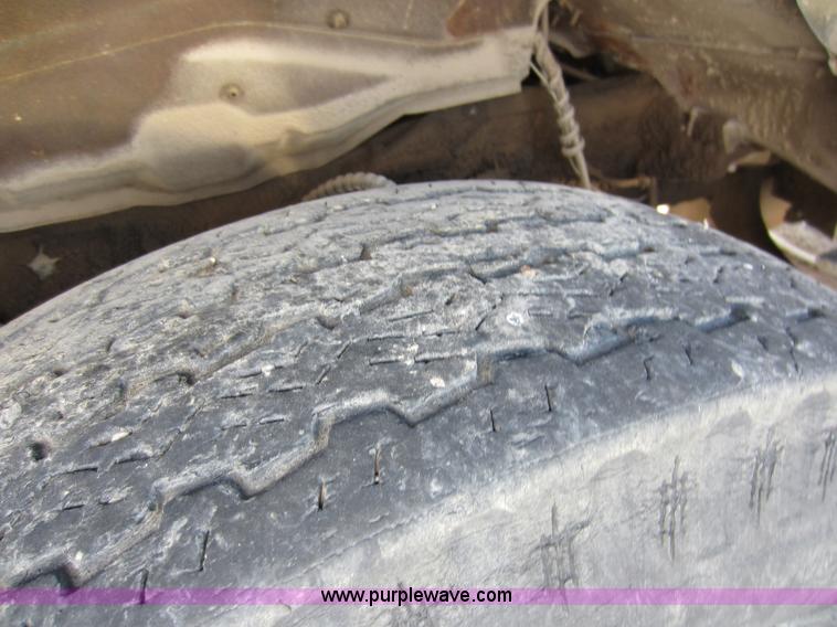 image for item A5597 1976 Ford F600 dump truck