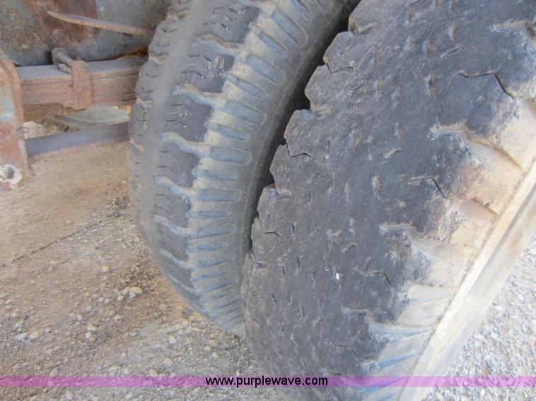 image for item A5597 1976 Ford F600 dump truck