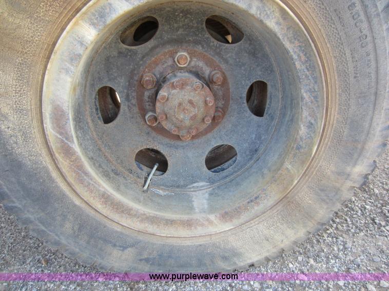 image for item A5597 1976 Ford F600 dump truck