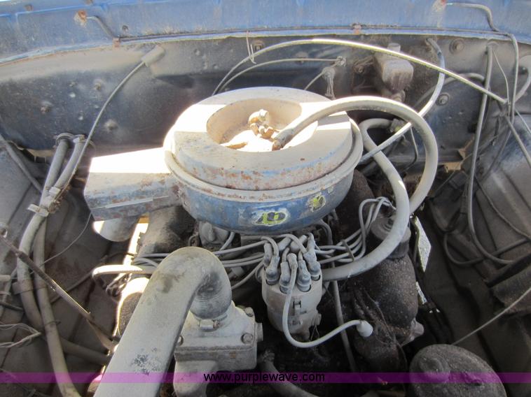 image for item A5597 1976 Ford F600 dump truck