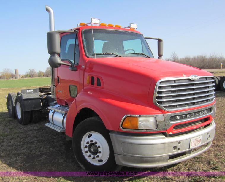 image for item A5601 2000 Sterling A9500 semi