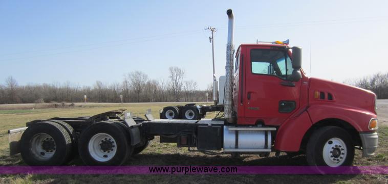 image for item A5601 2000 Sterling A9500 semi