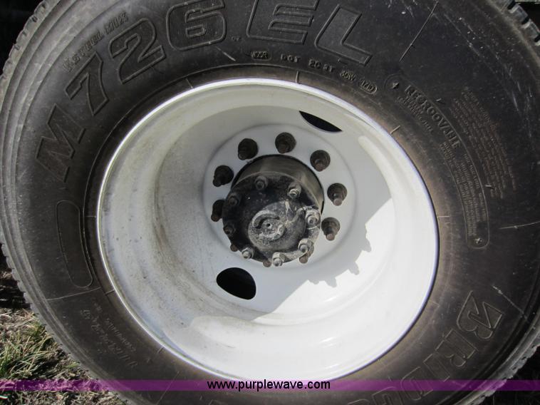 image for item A5601 2000 Sterling A9500 semi