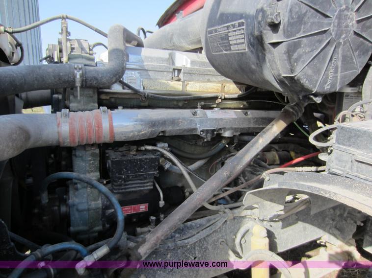 image for item A5601 2000 Sterling A9500 semi