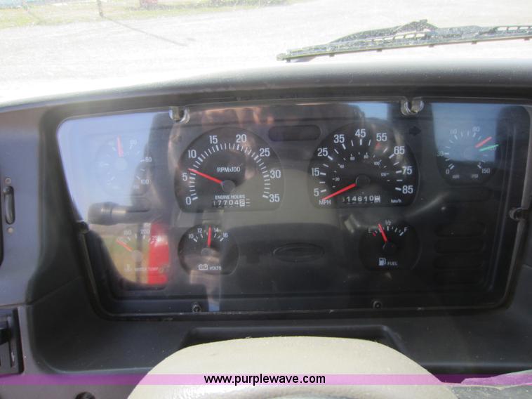 image for item A5601 2000 Sterling A9500 semi