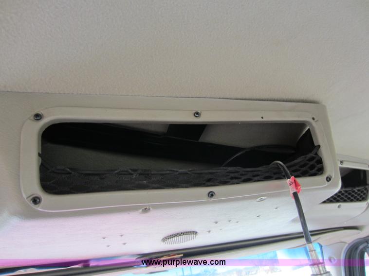 image for item A5601 2000 Sterling A9500 semi