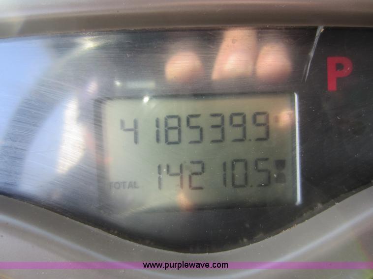 image for item A5602 2005 Mack CH613 semi truck