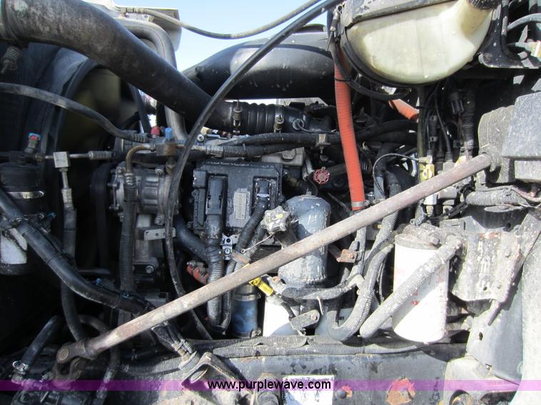 image for item A5602 2005 Mack CH613 semi truck