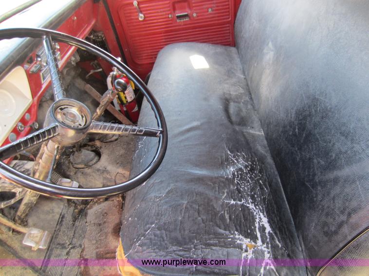 image for item A5605 1968 Ford F600 grain truck