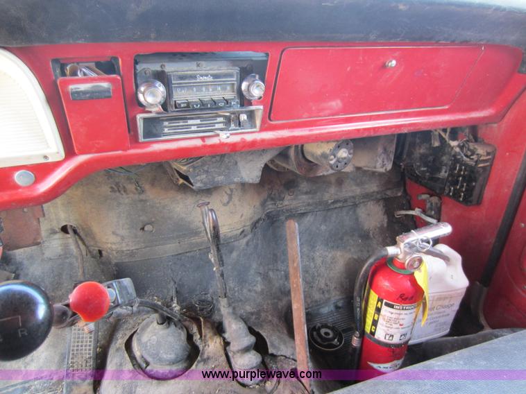 image for item A5605 1968 Ford F600 grain truck