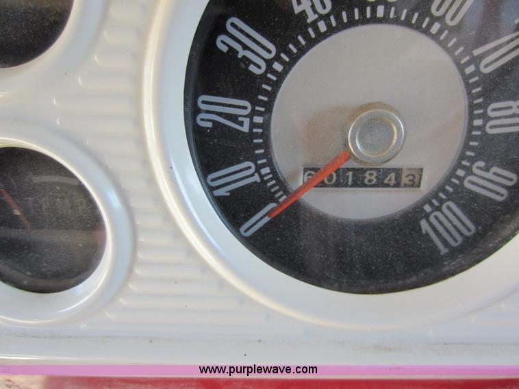 image for item A5605 1968 Ford F600 grain truck