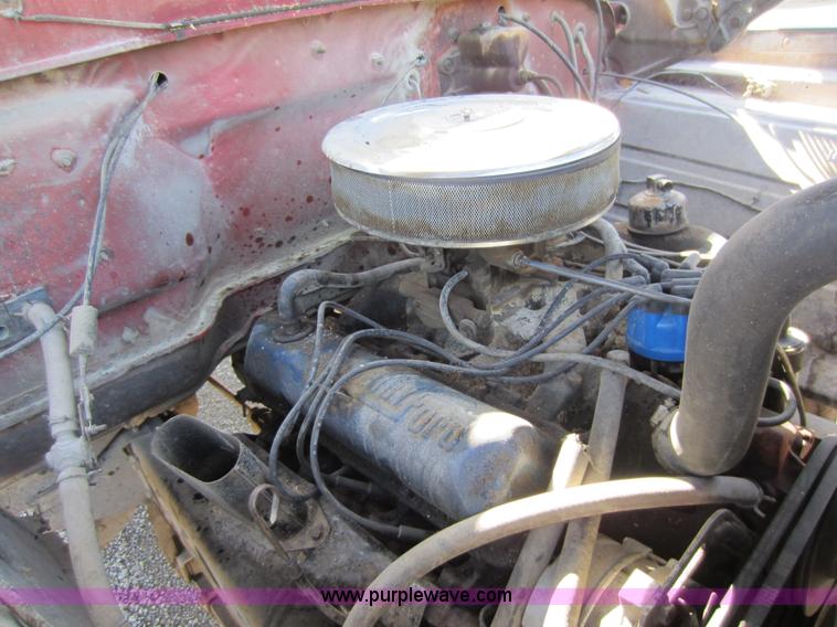 image for item A5605 1968 Ford F600 grain truck