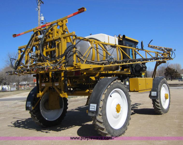 image for item A5606 2004 Ag-Chem RoGator 1064 sprayer