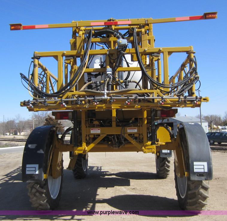 image for item A5606 2004 Ag-Chem RoGator 1064 sprayer
