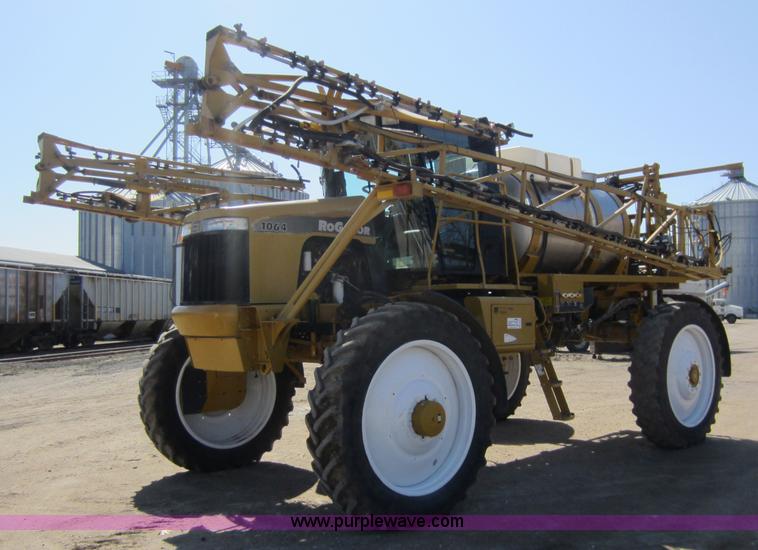 image for item A5606 2004 Ag-Chem RoGator 1064 sprayer