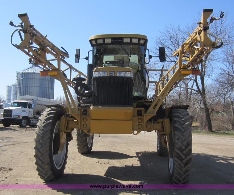 image for item A5606 2004 Ag-Chem RoGator 1064 sprayer