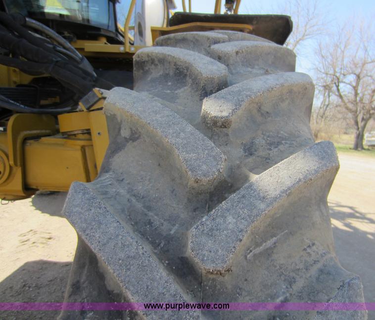 image for item A5606 2004 Ag-Chem RoGator 1064 sprayer