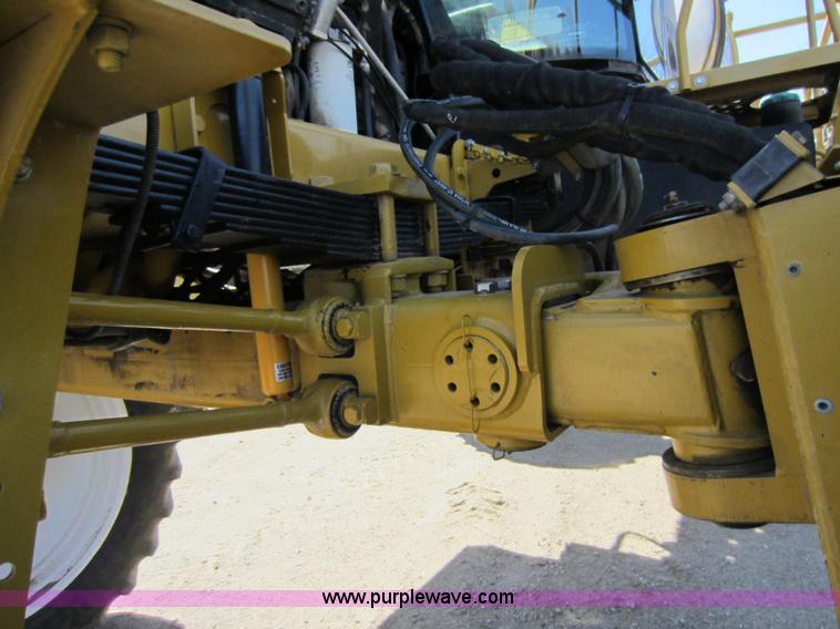 image for item A5606 2004 Ag-Chem RoGator 1064 sprayer