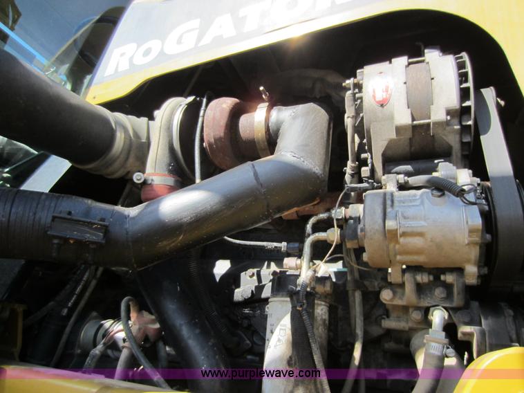 image for item A5606 2004 Ag-Chem RoGator 1064 sprayer