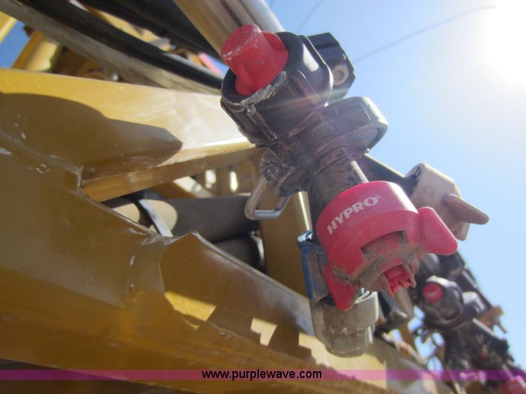 image for item A5606 2004 Ag-Chem RoGator 1064 sprayer