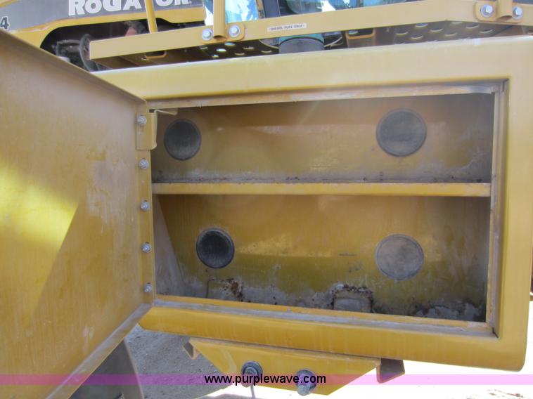 image for item A5606 2004 Ag-Chem RoGator 1064 sprayer