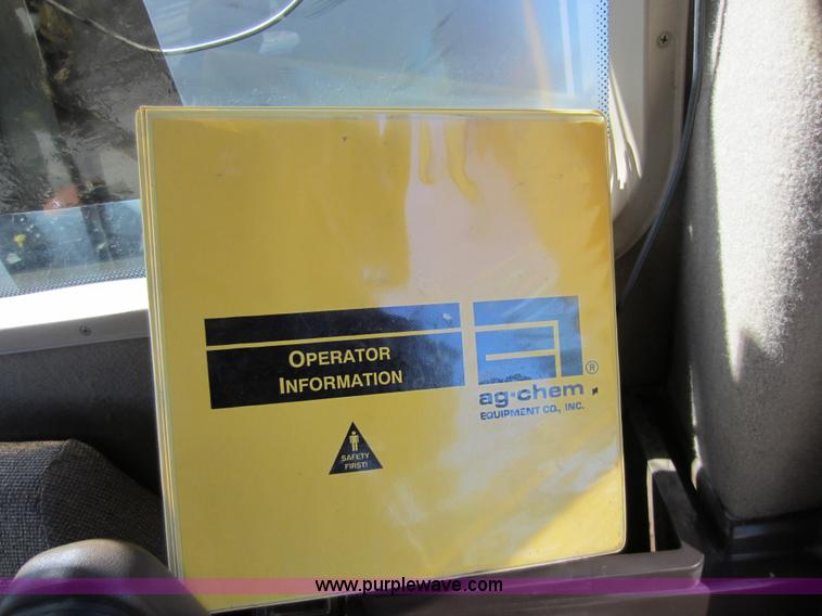 image for item A5606 2004 Ag-Chem RoGator 1064 sprayer