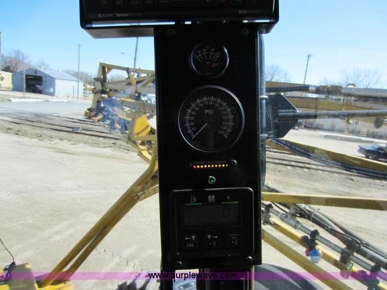 image for item A5606 2004 Ag-Chem RoGator 1064 sprayer