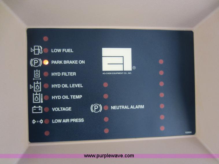 image for item A5606 2004 Ag-Chem RoGator 1064 sprayer