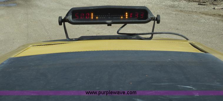 image for item A5606 2004 Ag-Chem RoGator 1064 sprayer