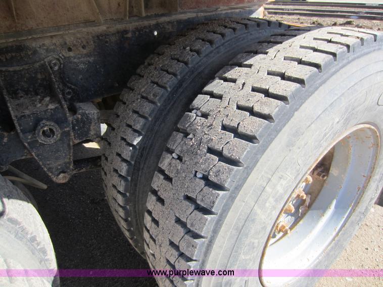 image for item A5607 1980 International F2275 flat bed truck