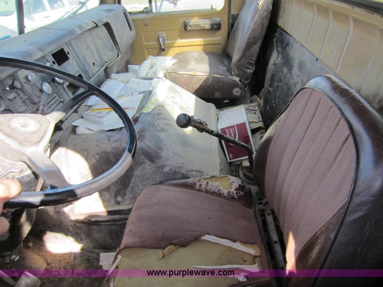 image for item A5607 1980 International F2275 flat bed truck