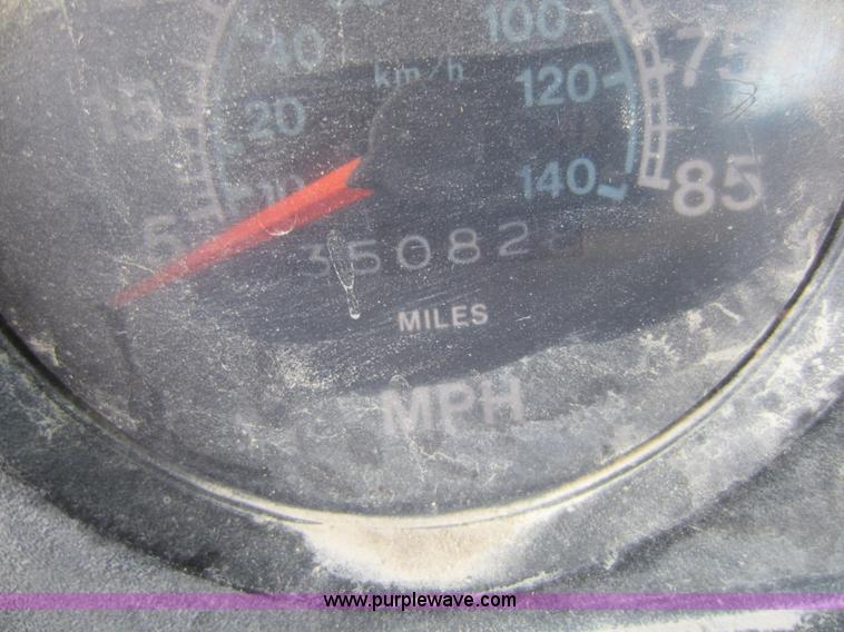 image for item A5607 1980 International F2275 flat bed truck