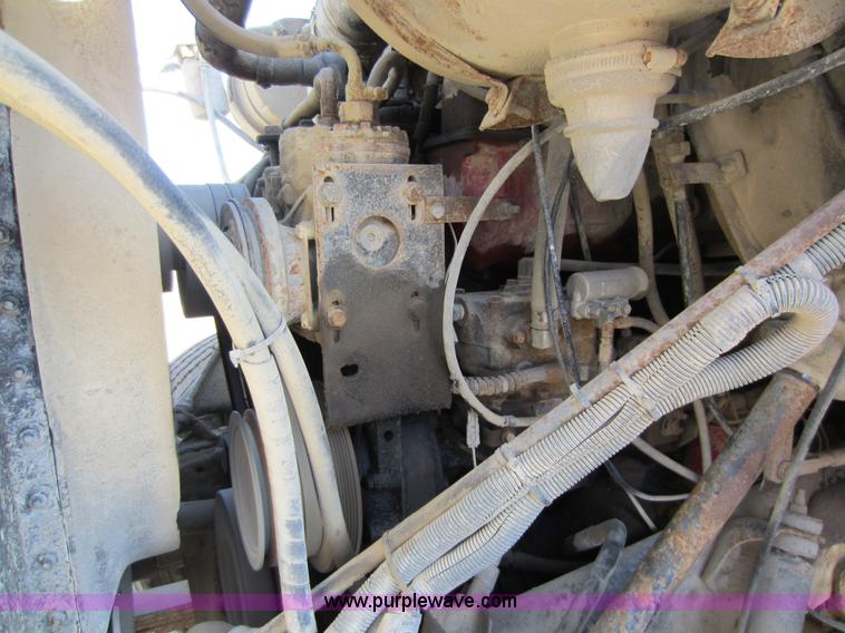 image for item A5607 1980 International F2275 flat bed truck