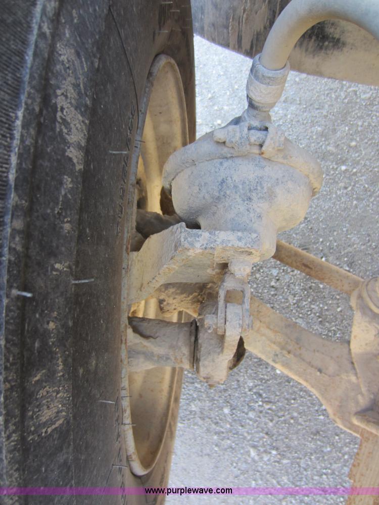 image for item A5607 1980 International F2275 flat bed truck