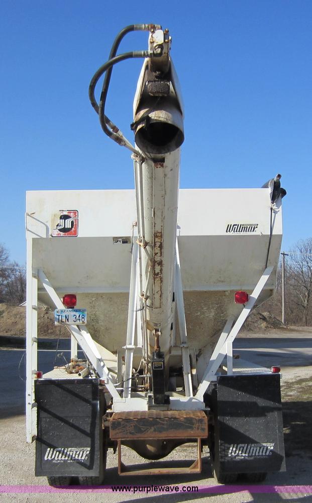 image for item A5608 1982 Ford 7000 fertilizer tender truck