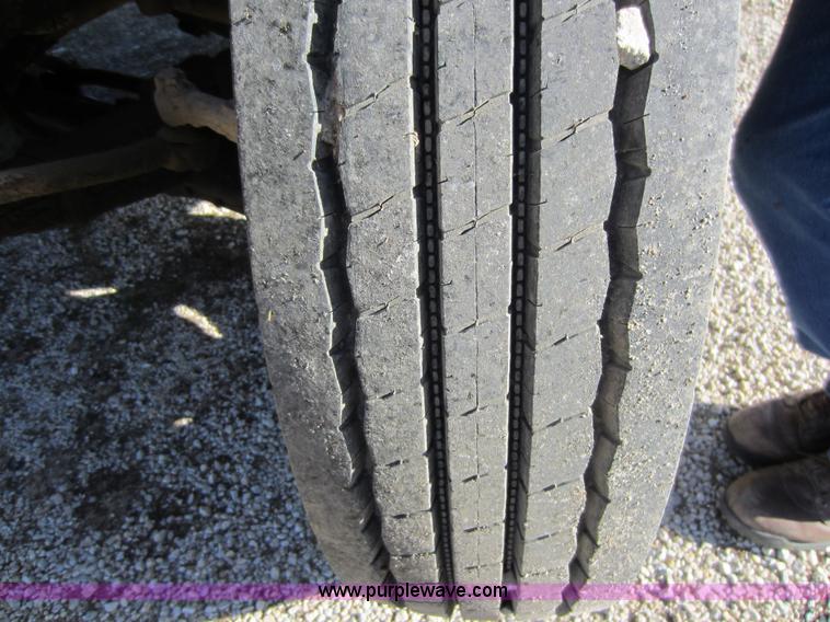 image for item A5608 1982 Ford 7000 fertilizer tender truck