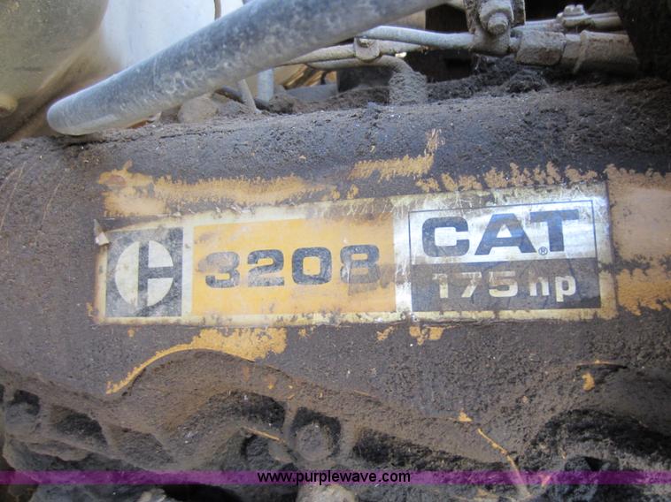 image for item A5608 1982 Ford 7000 fertilizer tender truck