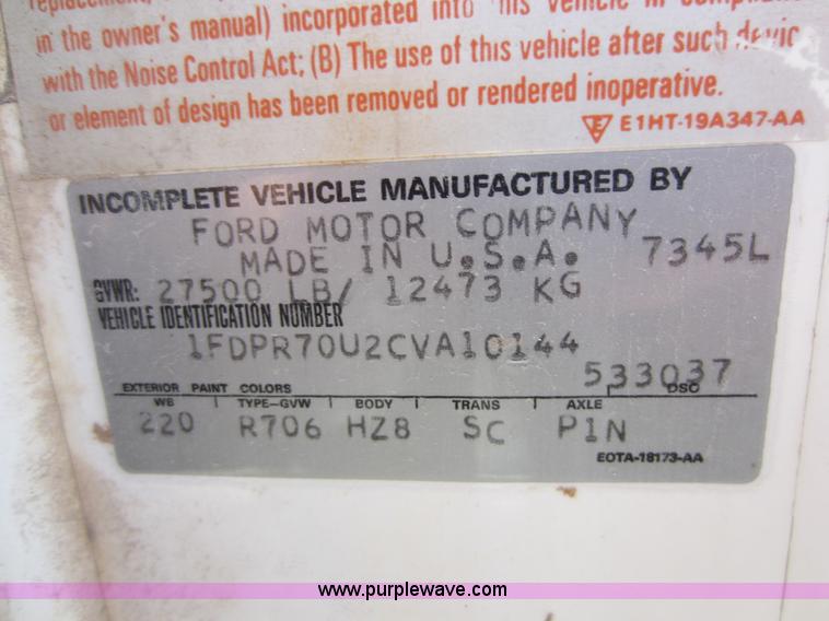 image for item A5608 1982 Ford 7000 fertilizer tender truck