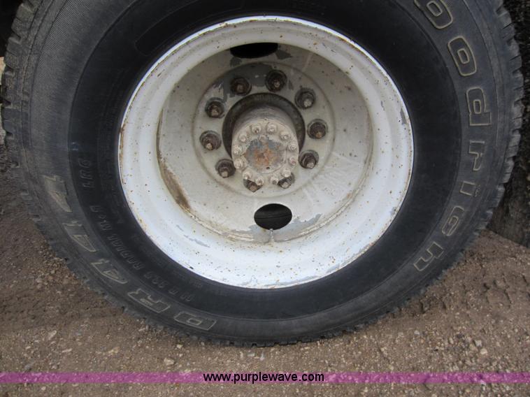 image for item A5609 1994 GMC TopKick box truck