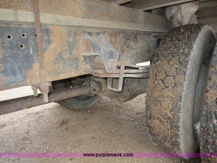 image for item A5609 1994 GMC TopKick box truck