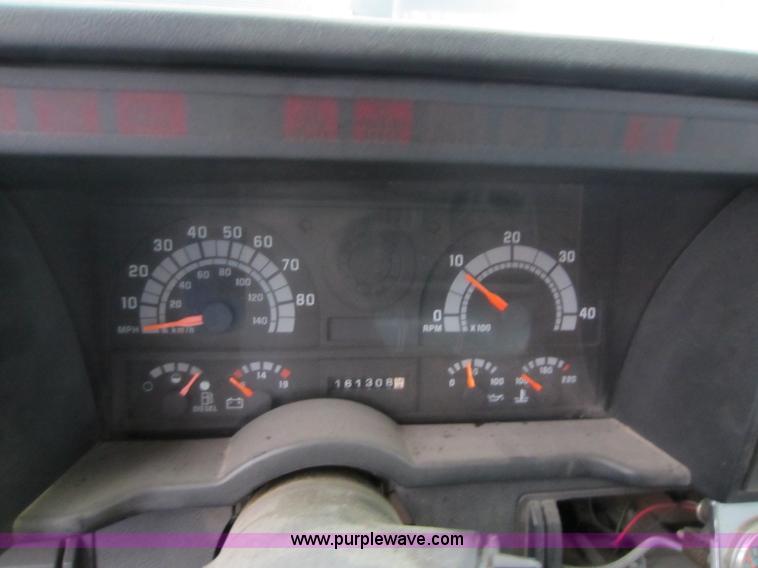 image for item A5609 1994 GMC TopKick box truck