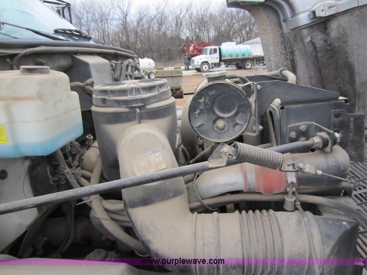 image for item A5609 1994 GMC TopKick box truck