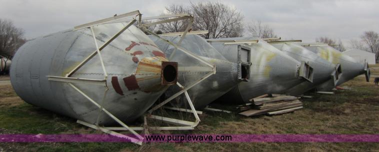 image for item A5611 (4) hopper bottom bins