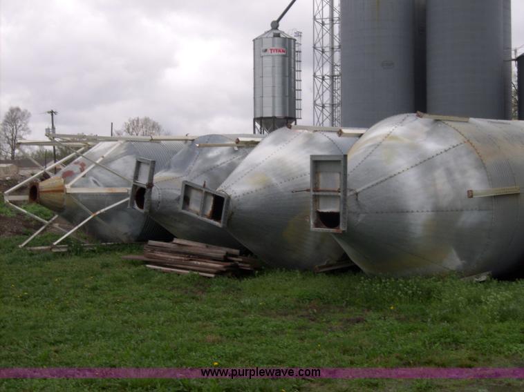 image for item A5611 (4) hopper bottom bins