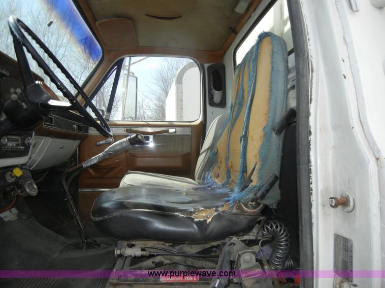 image for item A5613 1989 Chevrolet Kodiak feed truck