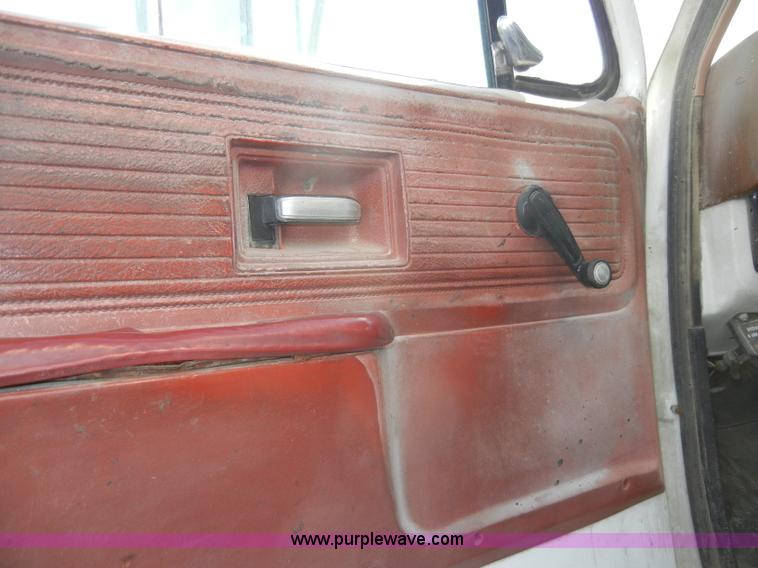 image for item A5613 1989 Chevrolet Kodiak feed truck