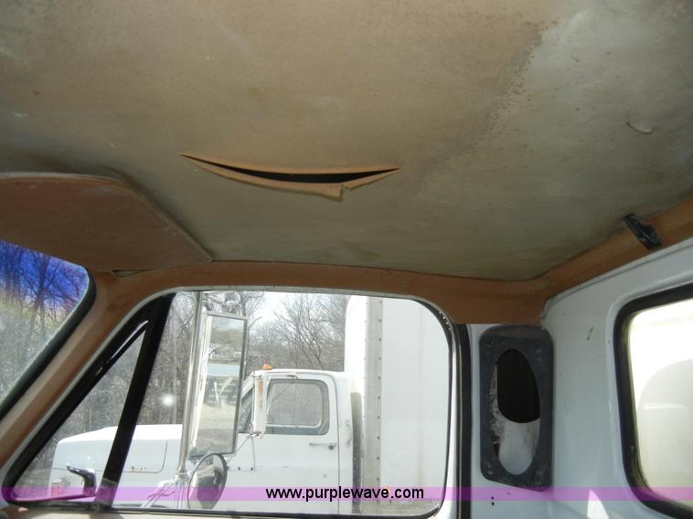 image for item A5613 1989 Chevrolet Kodiak feed truck